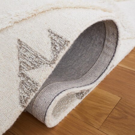 Safavieh 6 x 6 ft. Casablanca Round Hand Tufted Rug; Ivory & Black CSB985A-6R